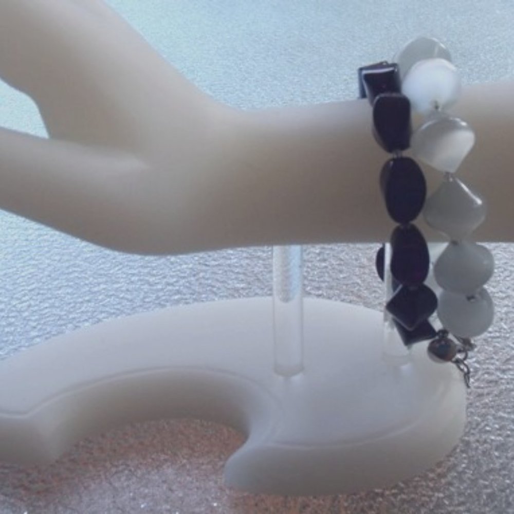 Leonardo 2 glass bead bracelets dark purple and white 8"